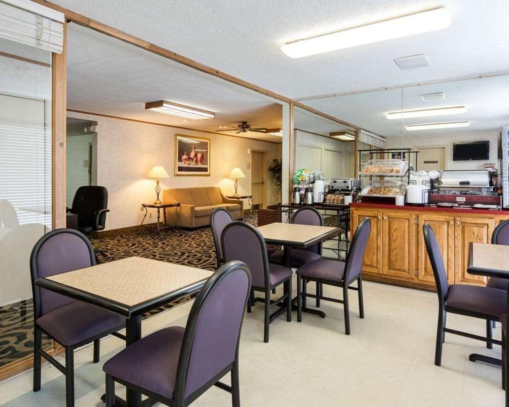 Quality Inn University Area Farmville Restaurante foto